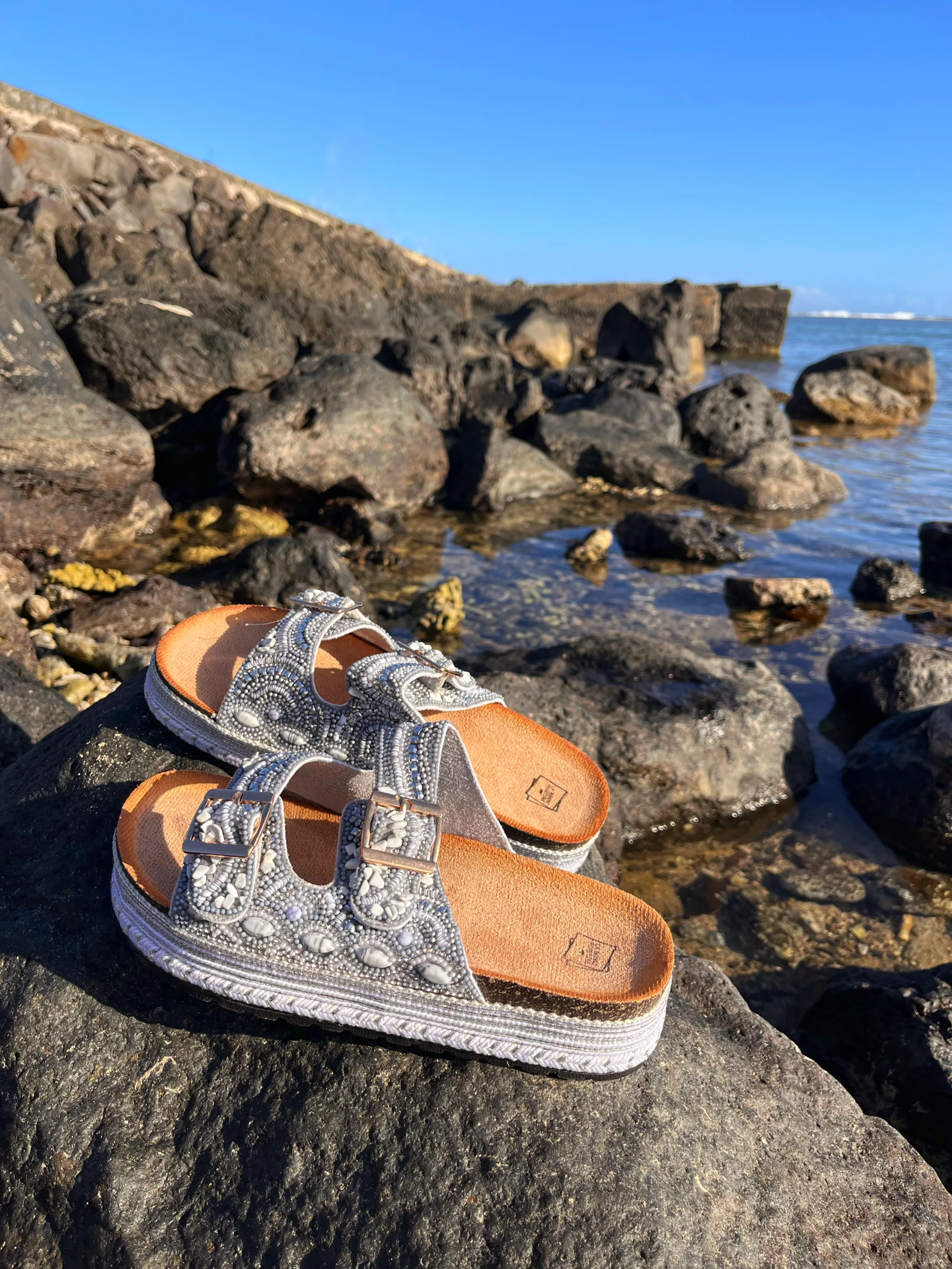 modèle de claquette plateforme perles bleu à la bonne pointure réunion