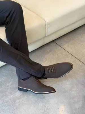 Chaussure de ville suédés à lacets