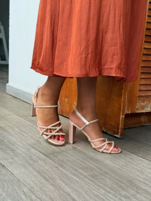 Sandale à brides brillantes