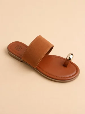 Sandales plates femme à bride large