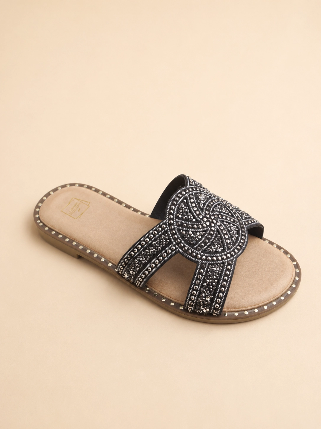 Sandales plates femme à brides fantaisie